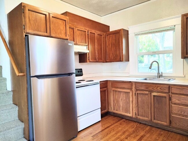 Kitchen - 1308 E 19th Ave