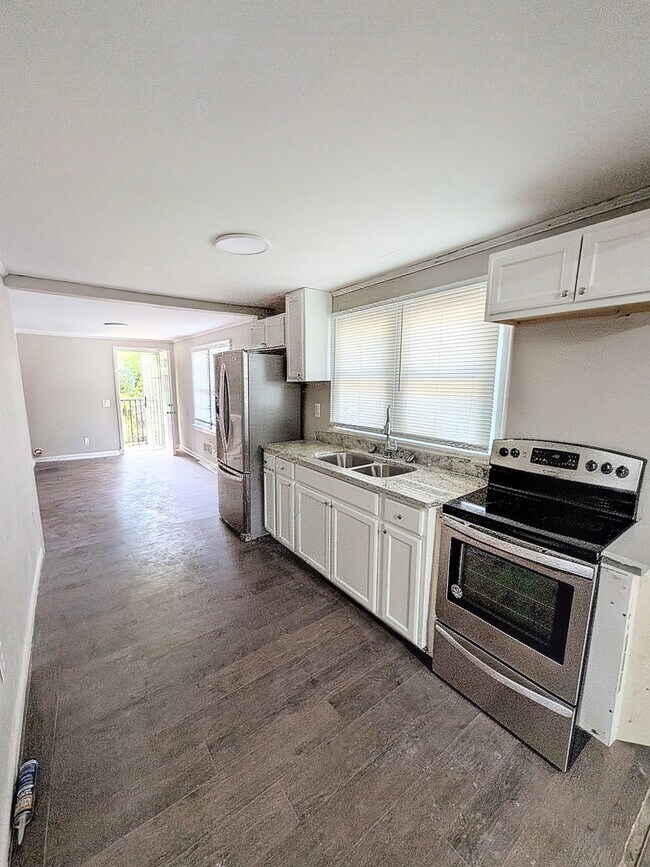 Foto del edificio - 1332 Akridge St NW