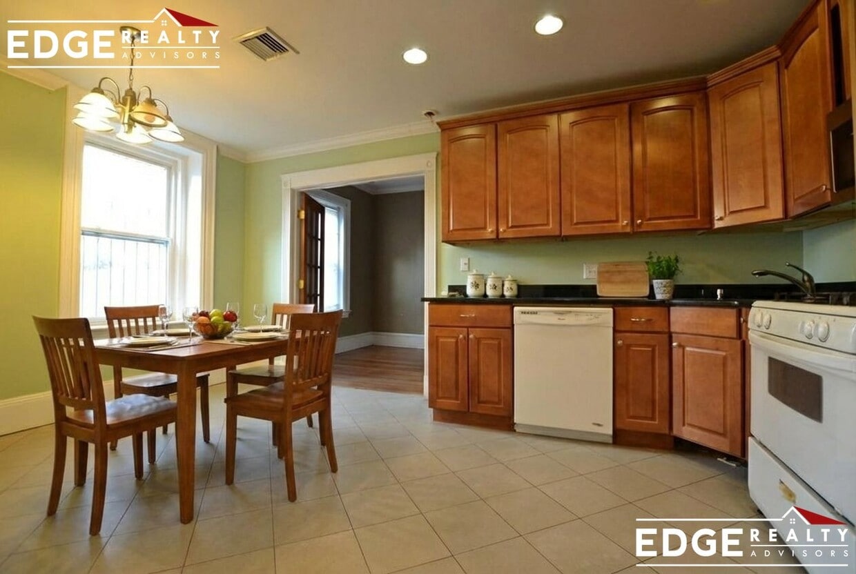 Photo - 14 Sutherland Rd. Unit 1