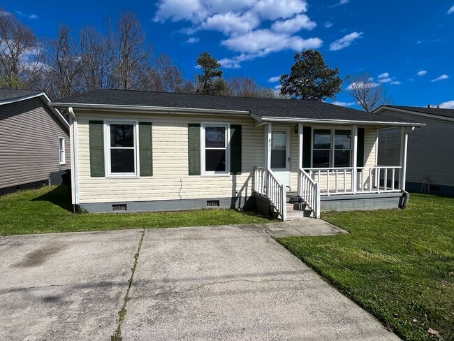 Building Photo - Cute 3 bedroom, 2 bathroom home in Greensboro