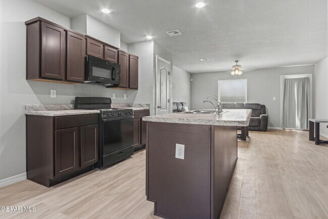 Building Photo - 14368 Star Cactus Ave