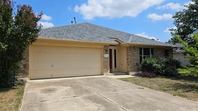 Building Photo - 652 Columbine Ave