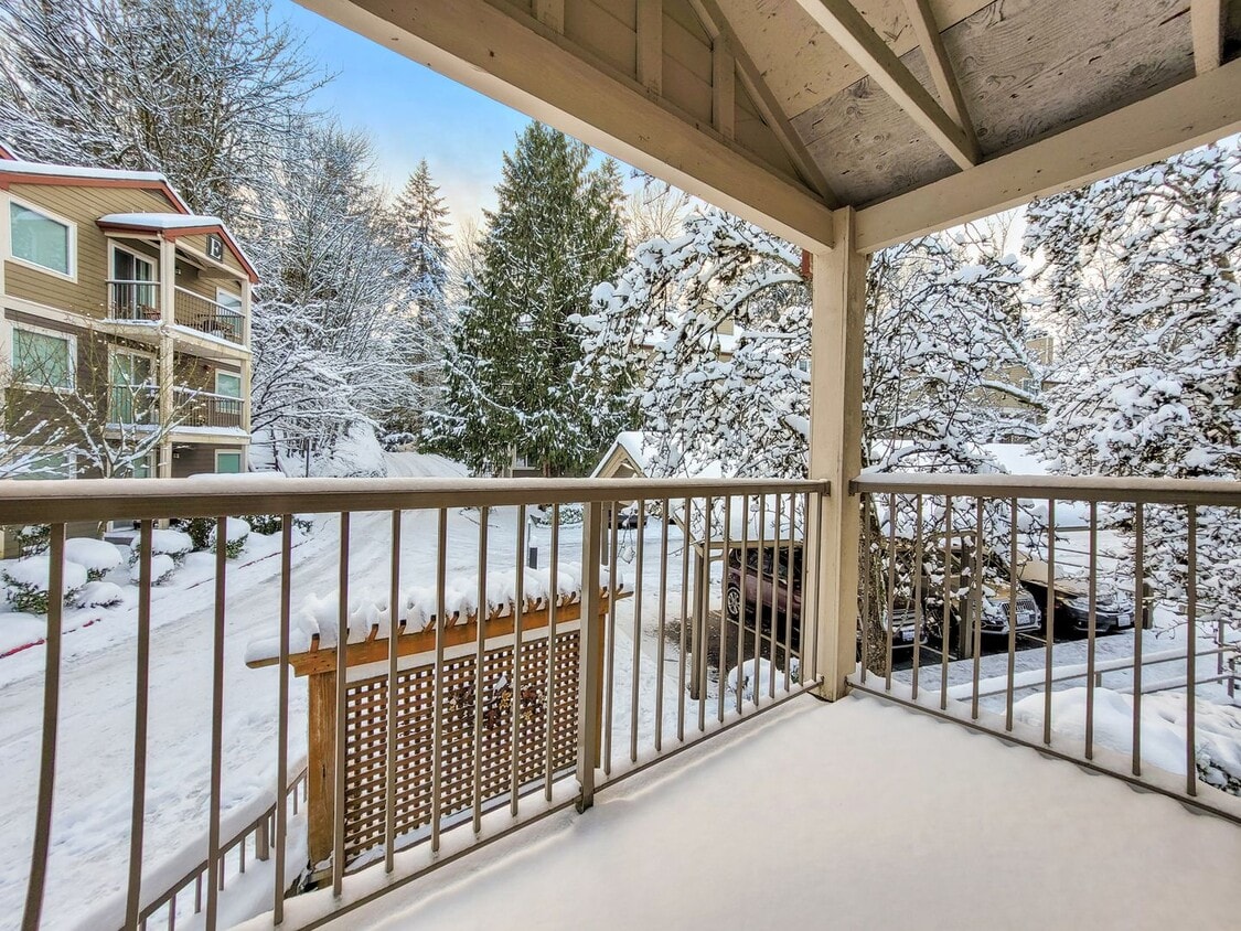 Primary Photo - Top Bright unit in Arrington Place near Ol...