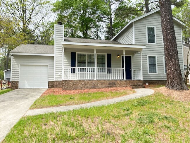 Building Photo - Quiet Neighborhood  3 bedroom, 2 bath, 1 c...
