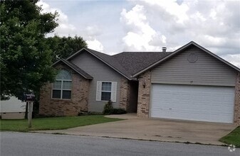 Building Photo - 17 Slifer Dr