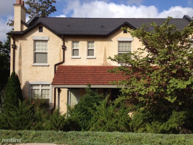 Building Photo - 18 N Olive Ave
