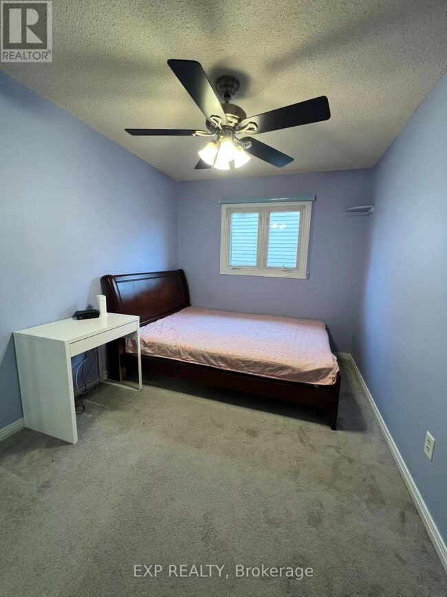 Building Photo - 1009 Meadowridge Crescent