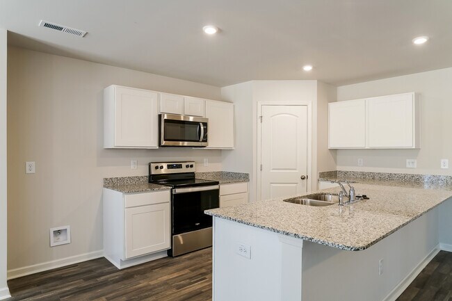 Building Photo - 209 Kyles Dr, Tarboro, NC