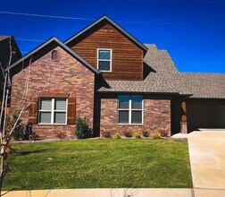 Building Photo - 3100 SW Riverstone Ave