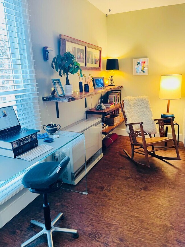 Foto del edificio - 180 Ledgewood Cir