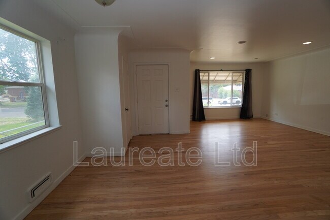 Foto del edificio - 3630 Holly St