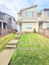 Building Photo - 18010 NE 47th Ave