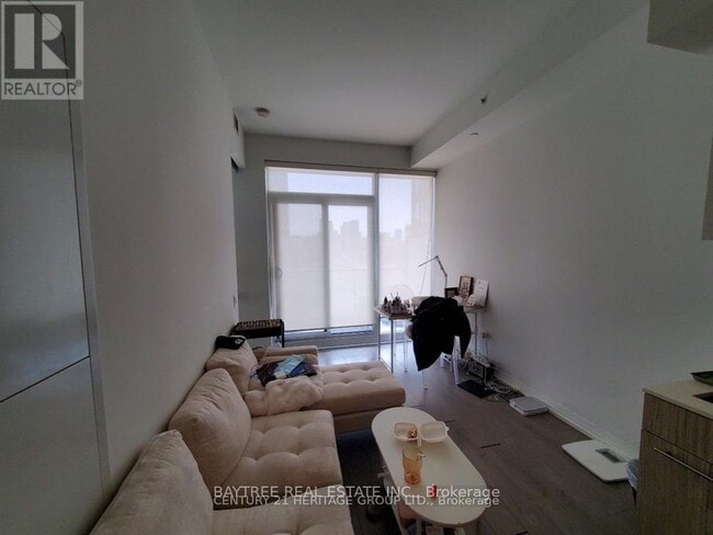 Building Photo - 251 Jarvis St