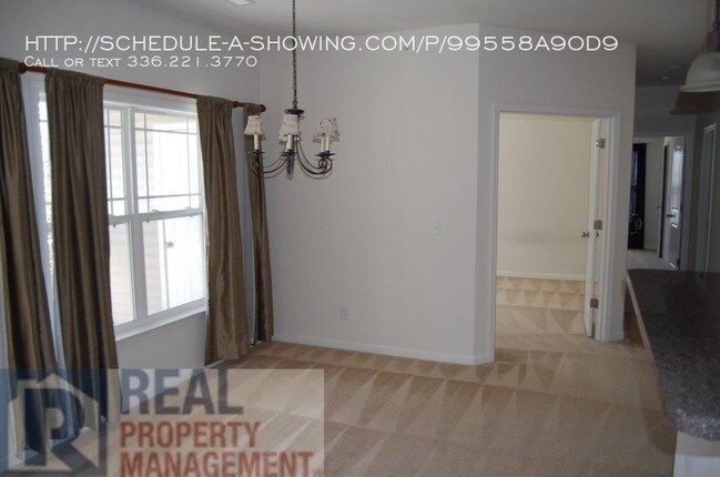 Foto del edificio - 5425 Forester Dr