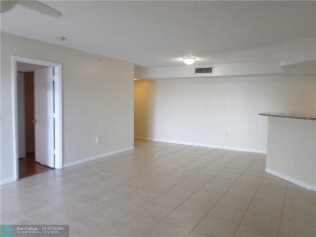 Foto del edificio - 5065 Wiles Rd