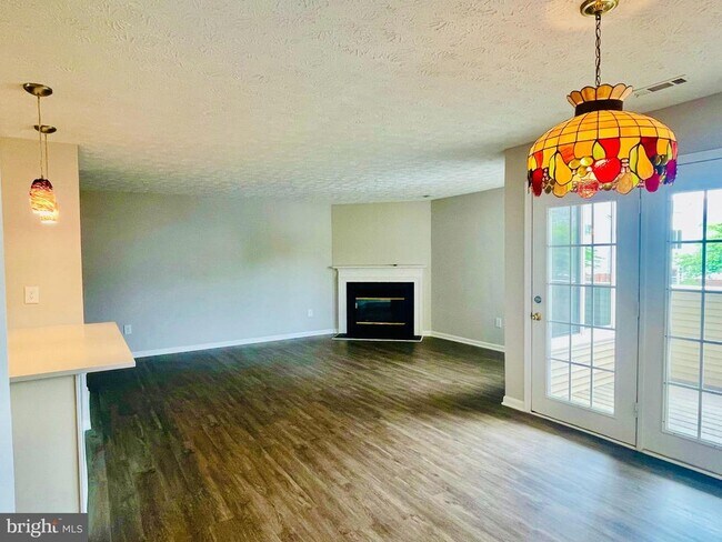Building Photo - 2137 Wainwright Ct
