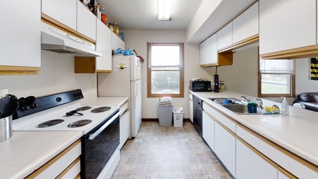 Building Photo - kp2 - KENNEDY DUPLEX