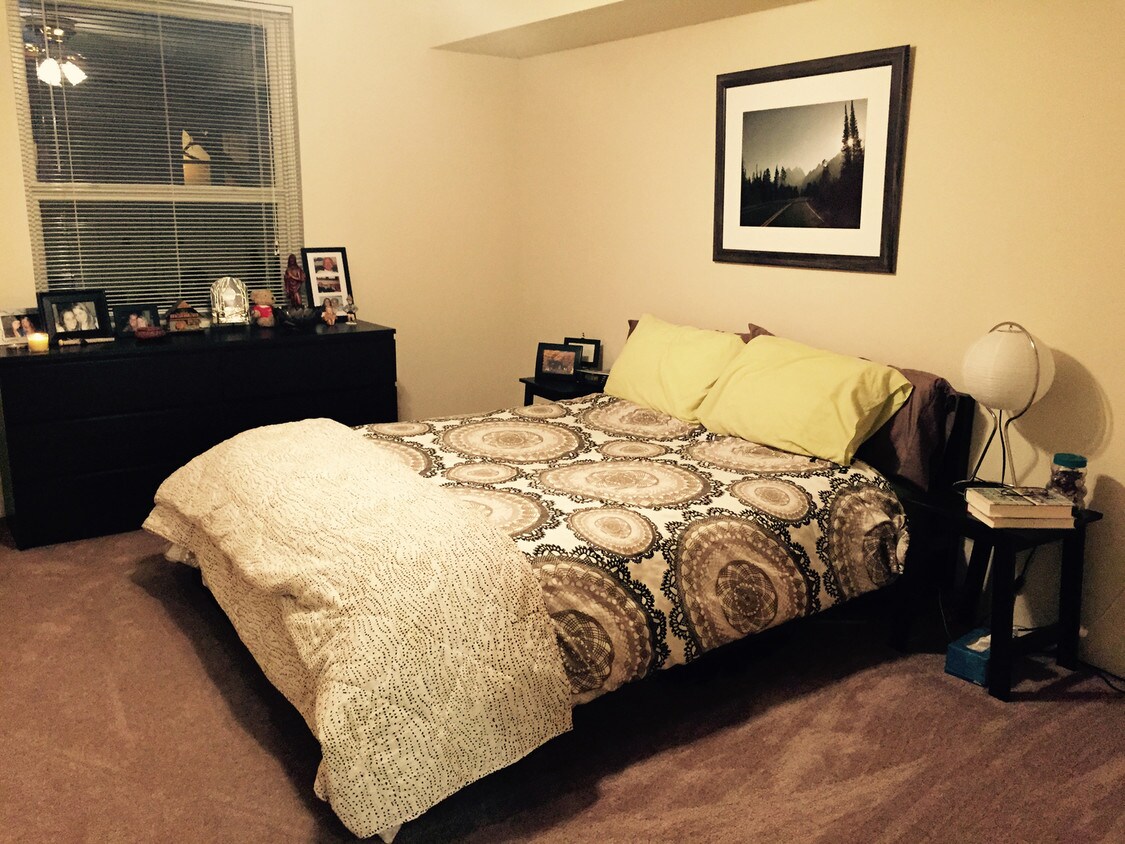 Bedroom - 1215 S Allen St