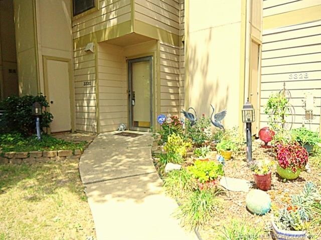 Foto principal - 3330 West Washington St S