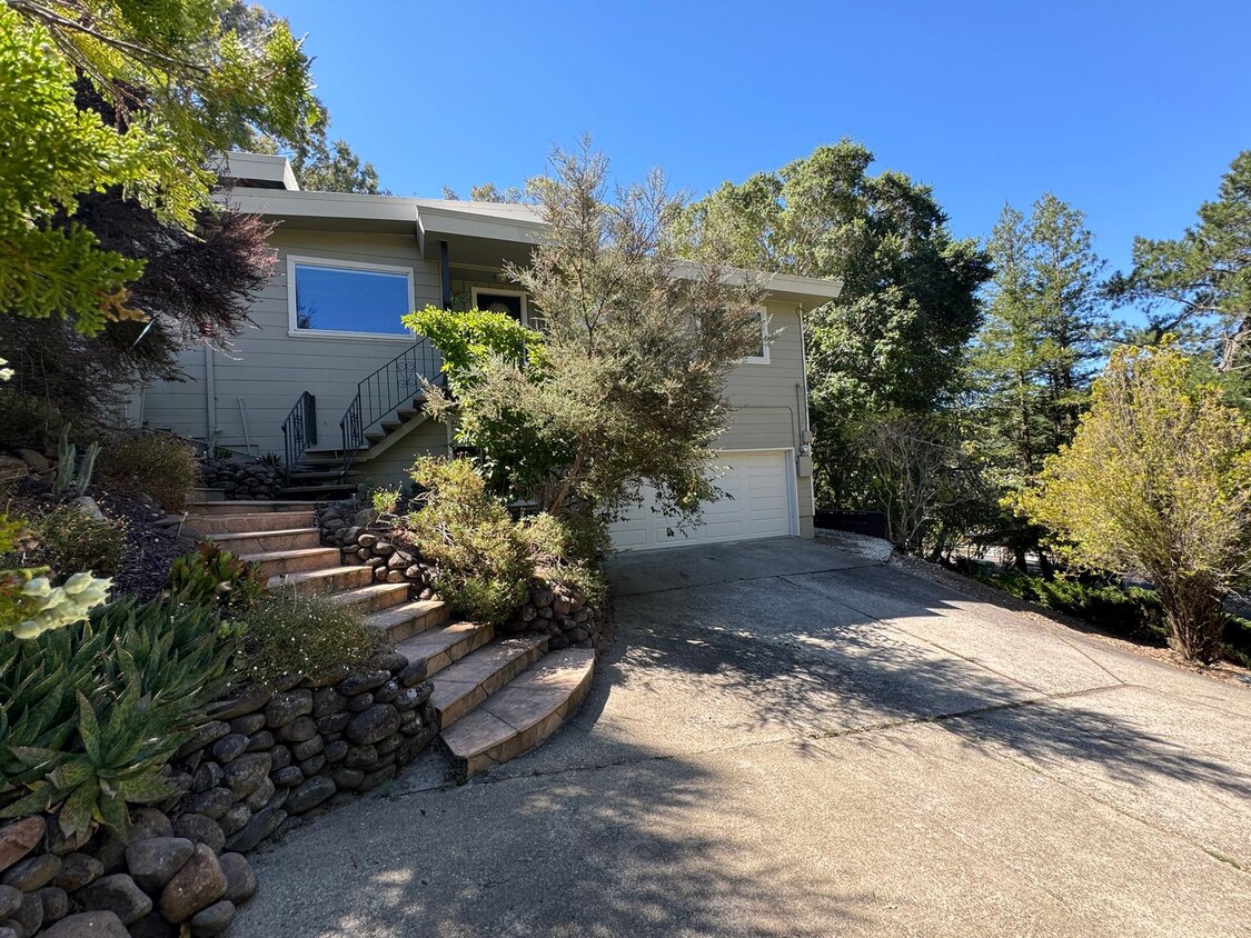 Foto principal - Spacious Home Located in Great Lafayette N...