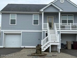 Building Photo - 115 Ceylon Ave