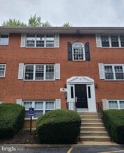 Building Photo - 822 South Ave