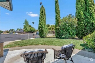 Building Photo - 2242 Westwood Ct