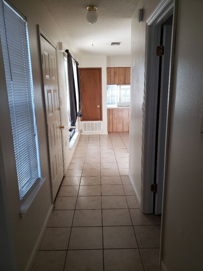 Foto del edificio - 132 Alder Ave SE