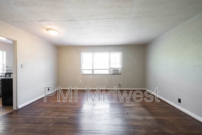 Building Photo - 8 N Butler Ave