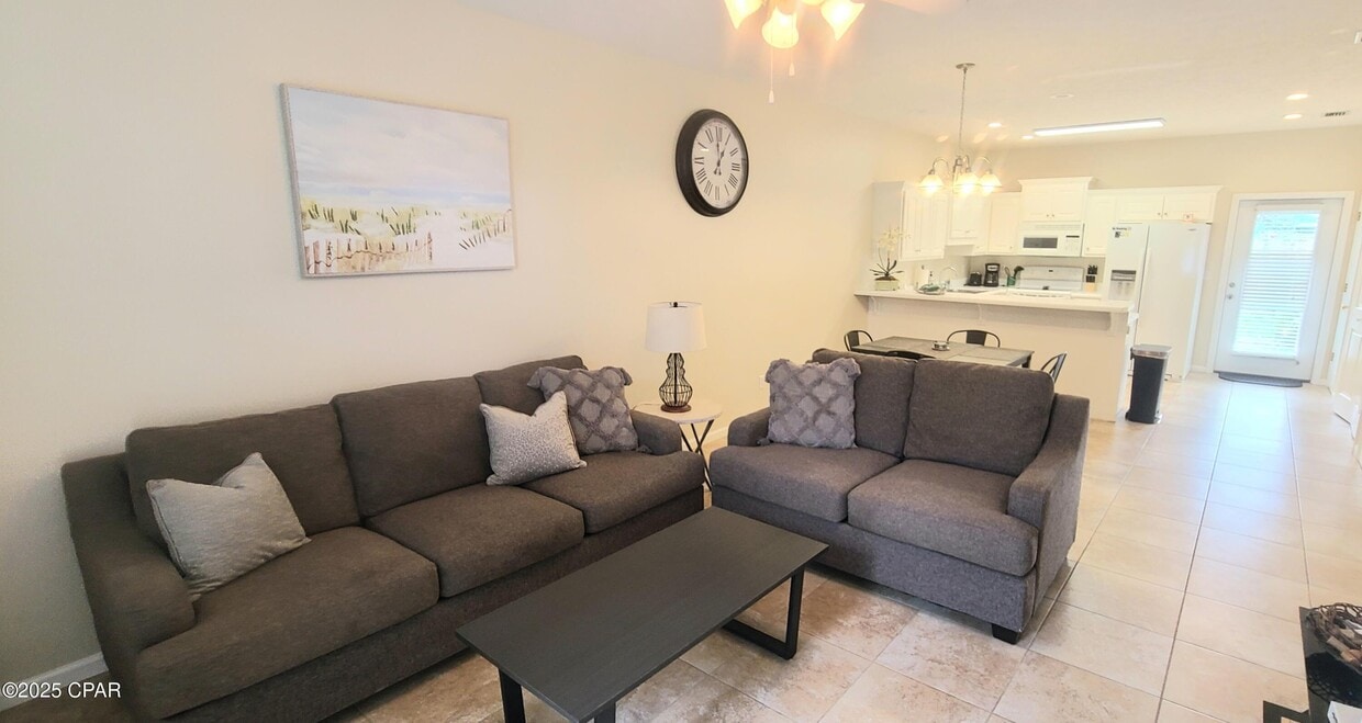 Foto principal - 8121 Singletary St
