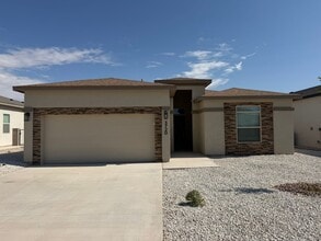 Building Photo - 3720 Honeysuckle Dr