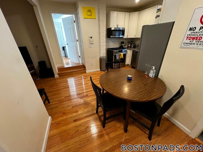 Foto del edificio - 525 E 3rd St