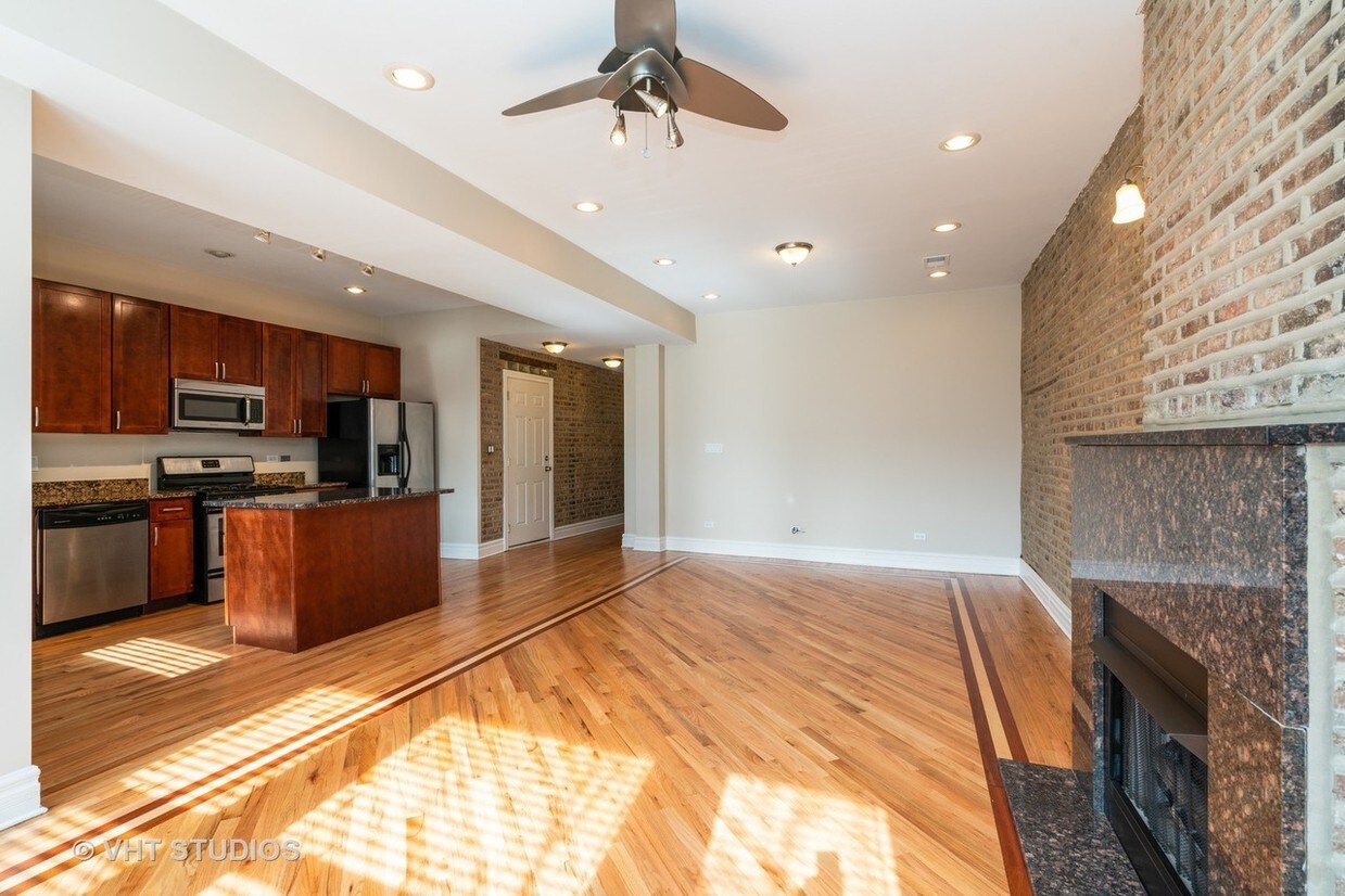 living room - 4847 S Vincennes Ave
