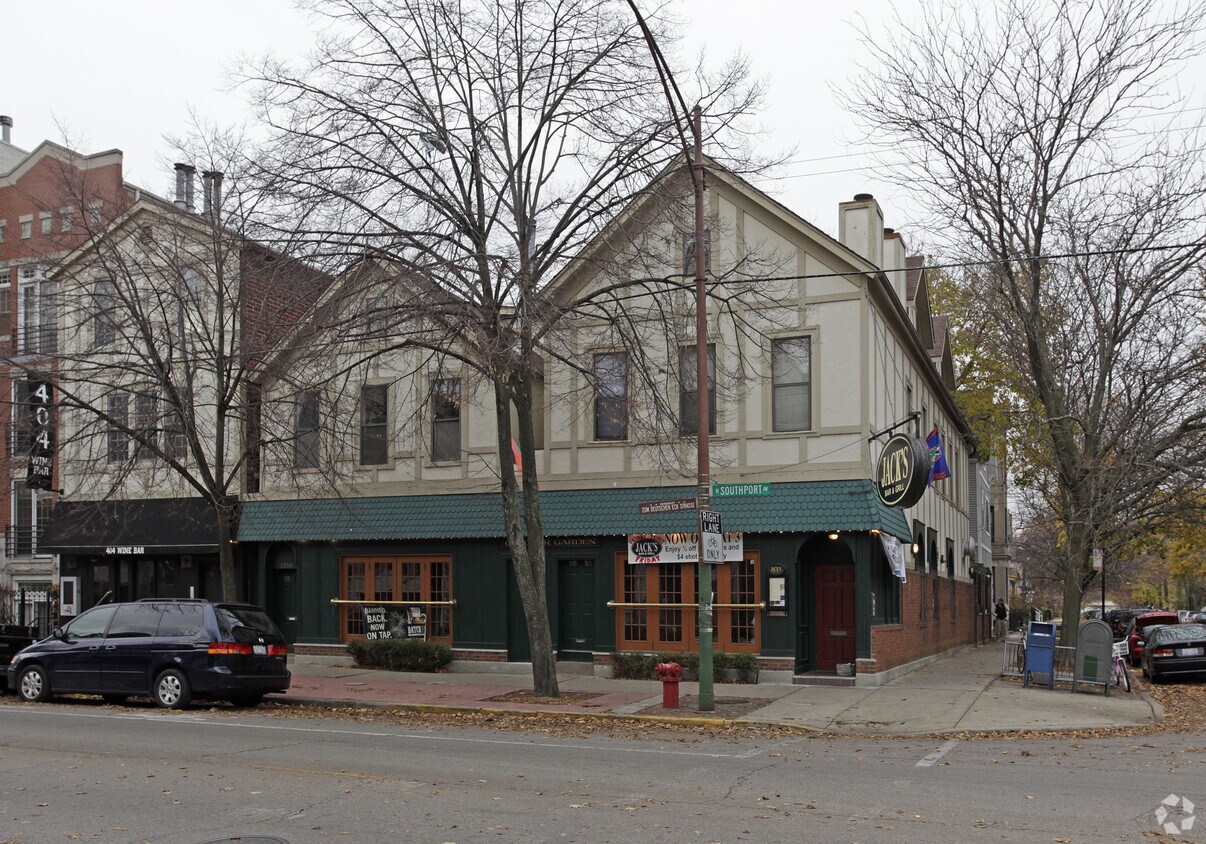Primary Photo - 2852-2856 N Southport Ave