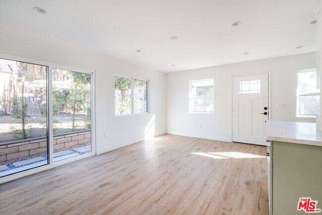 Building Photo - 5175 Caspar Ave