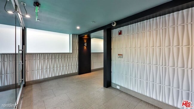 Foto del edificio - 5143 White Oak Ave