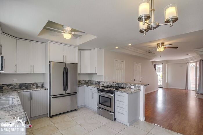 Primary Photo - Modern 2Bdm 2.5Ba Town-home with Rooftop D...
