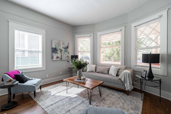 Foto del edificio - 670 Brookline St SW