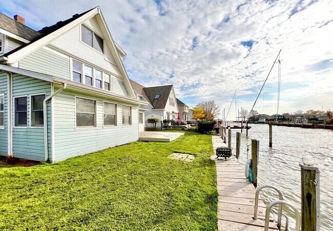 Building Photo - 37697 Mast Ct