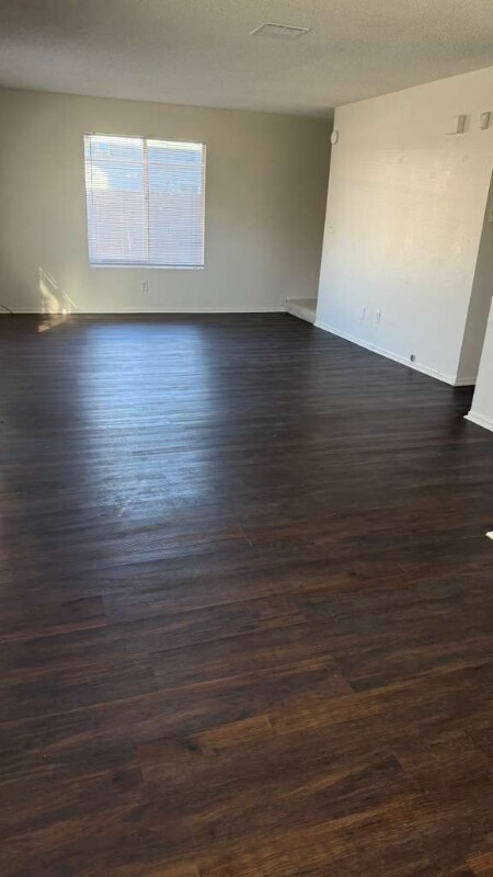 Foto del edificio - 44133 Beech Ave