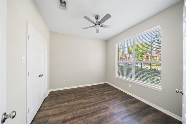 Building Photo - 10207 Trailblazer Ln