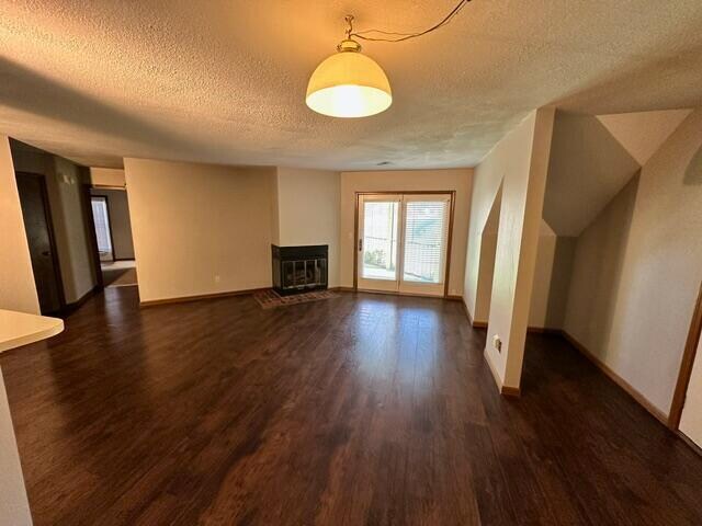 Building Photo - 102 Park De Ville Dr