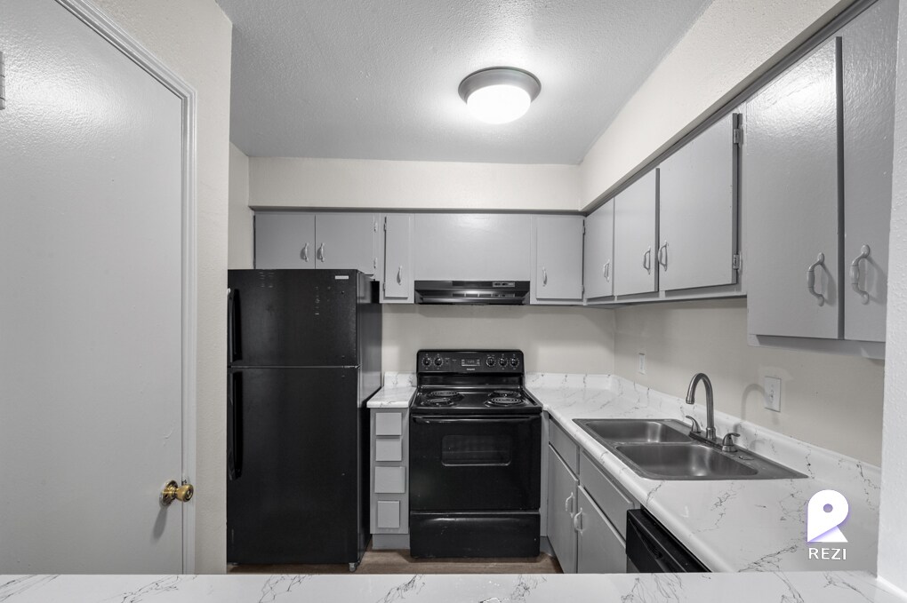 11810 Algonquin Dr Unit 364, Houston, TX 77089 Room for Rent in