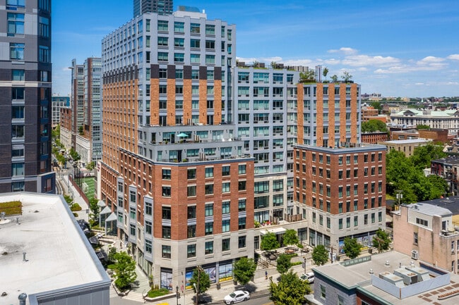 Building Photo - Lenox