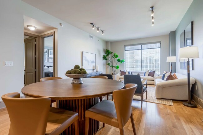 Building Photo - Your New Home Comes with 2 Weeks Free & $500!