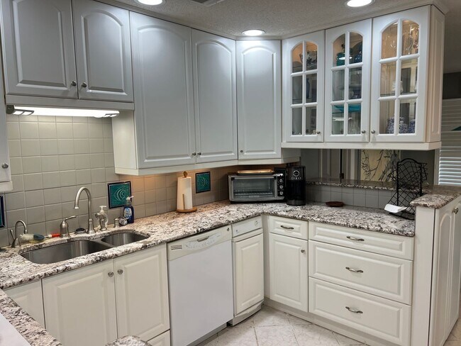 Foto del edificio - Furnished Waterfront Condo in Hilton Head Plantation - Mariners Pt