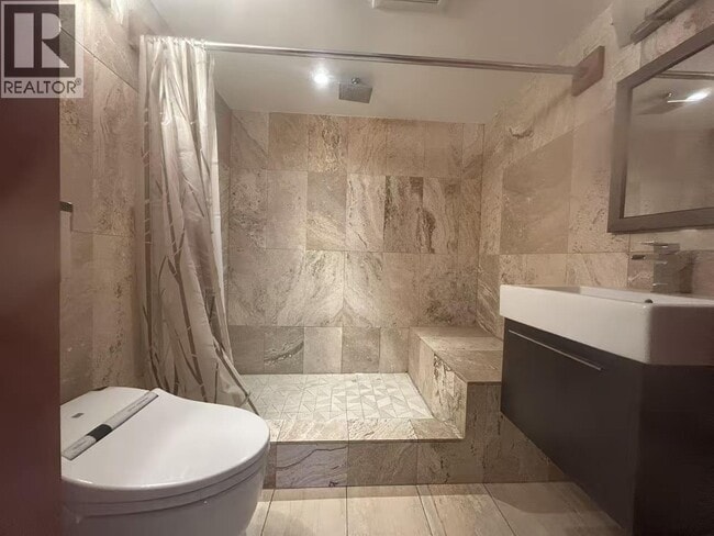 Building Photo - 5006 Maitland St