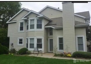 Building Photo - 111 Lloyd Ct