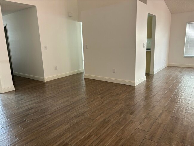 Building Photo - 7296 Via Palomar