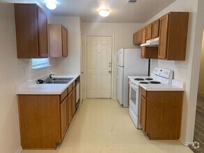 Building Photo - 2703 Cross Timber Dr